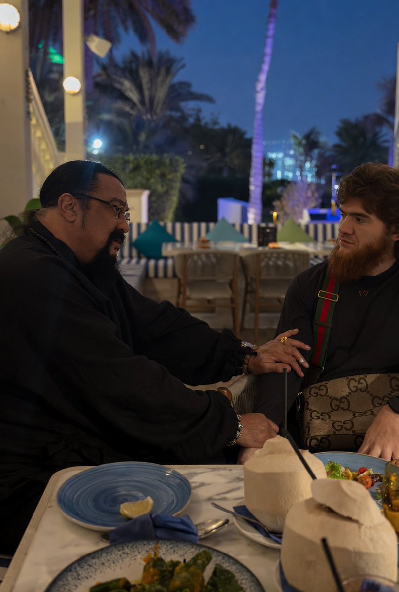 Legionnairecsn's tweet image. Steven Seagal spotted giving advice to Shara Bullet..

@dubai_papakha
#mixedmartialarts
#combatsports
#sports #UFC 
#ultimatefighting