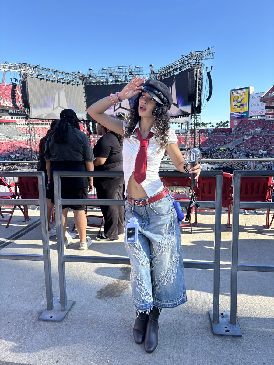 lola⁷ ★ 🪭 just saw bwl & pied piper !! tweet media