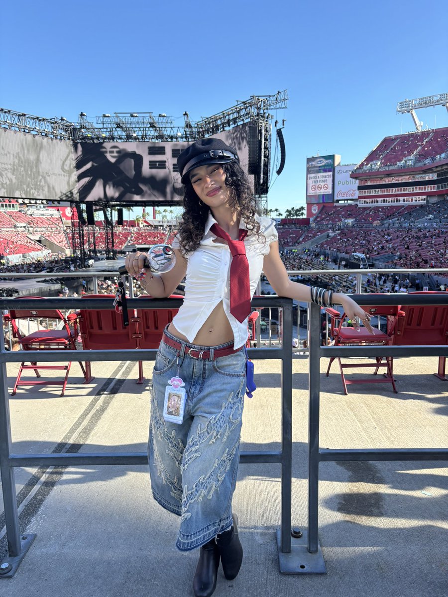 lola⁷ ★ 🪭 just saw bwl & pied piper !! tweet media