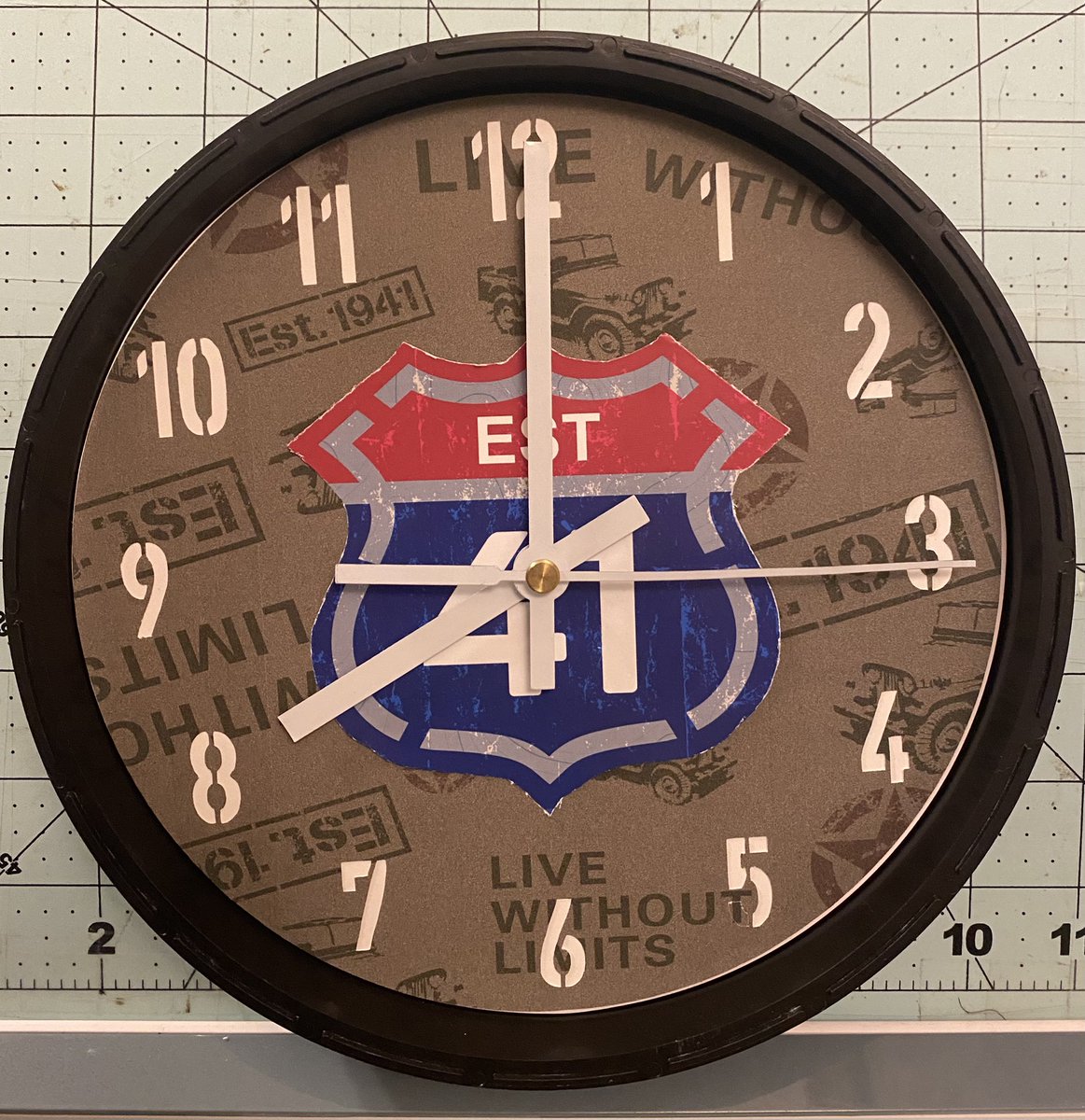 ArtistCreatCutC's tweet image. Jeep-inspired clocks made from vintage-style ad designs—featuring layered details, rugged textures, and that off-road attitude you live for. #JeepLife #JeepNation #OffRoadStyle #CustomMade #Overlanding #JeepBuild #4x4Life