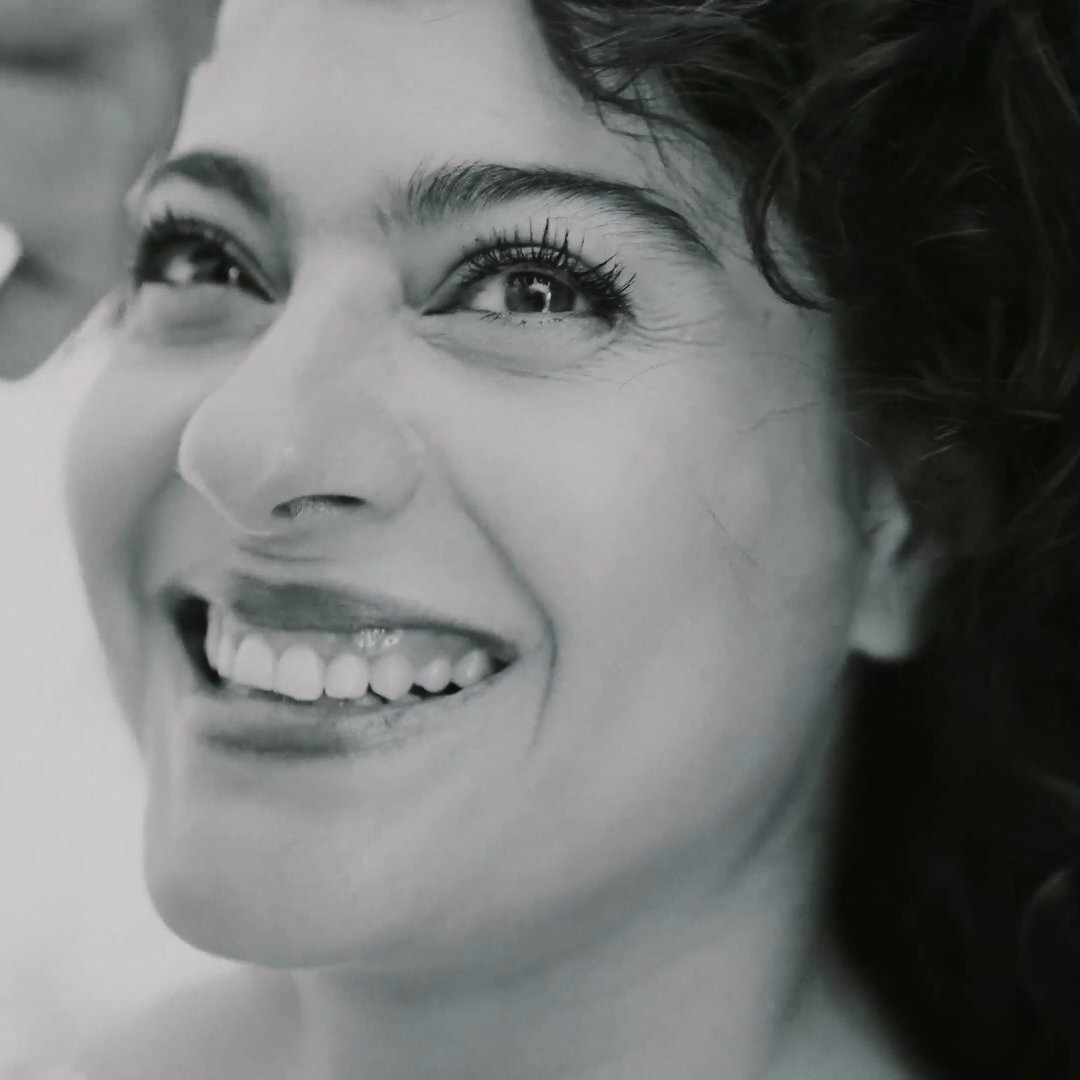 srkajolrussian's tweet image. Shining girl ❤️✨

#kajol