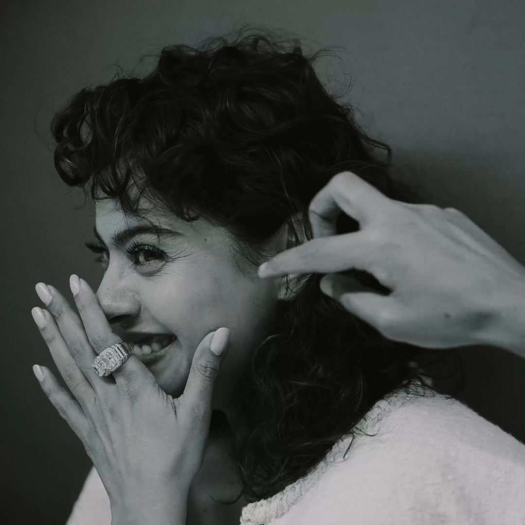 srkajolrussian's tweet image. Shining girl ❤️✨

#kajol