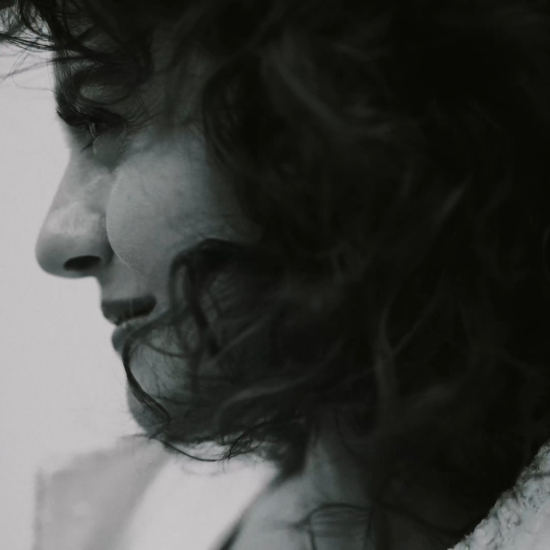 srkajolrussian's tweet image. Shining girl ❤️✨

#kajol