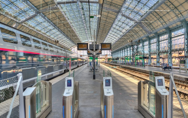 legalnewsfrance's tweet image. Développement des transports : adoption au Sénat
#Transports #Mobilité #Déplacements #Réseaux #Résilience
legalnews.fr/droits-special…