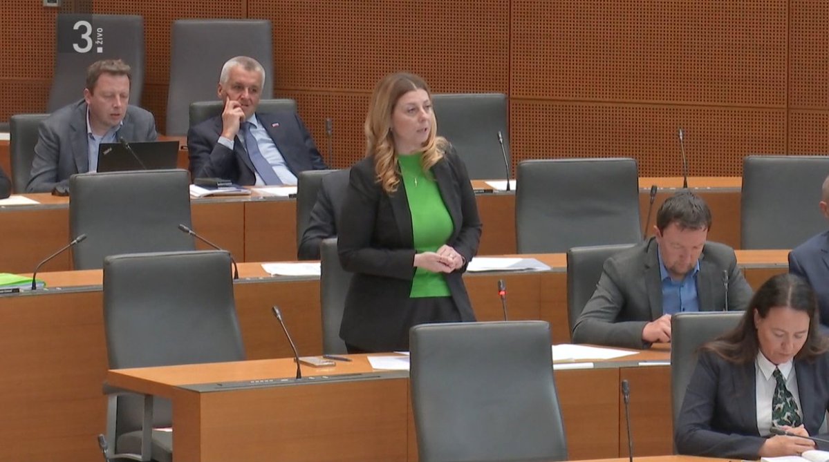 Poslanska skupina SDS tweet media