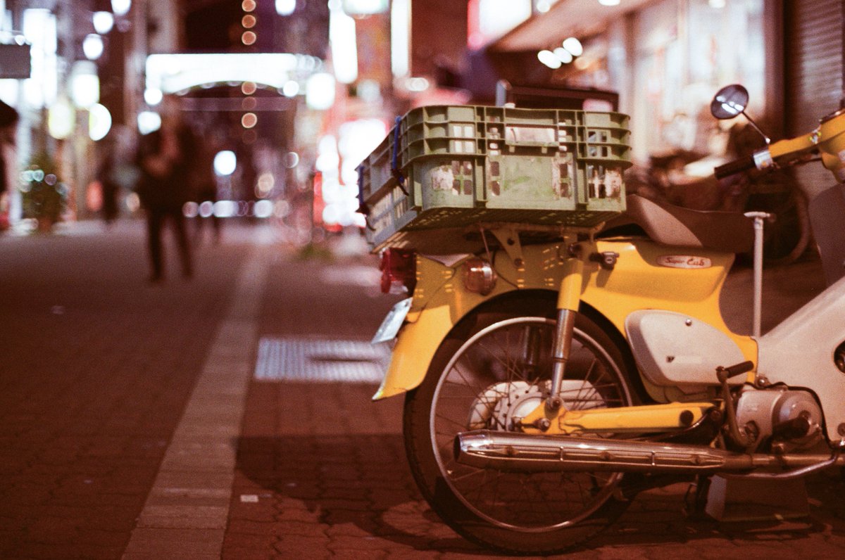 alibi5753's tweet photo. ニコン FM でカブのいる夜
明日は人生初のゴルフの打ちっぱなしに行ってきますw
#nikonfm + #ai50mmf12 + #ProImage100
#FilmPhotography https://t.co/cP4YLlIafs