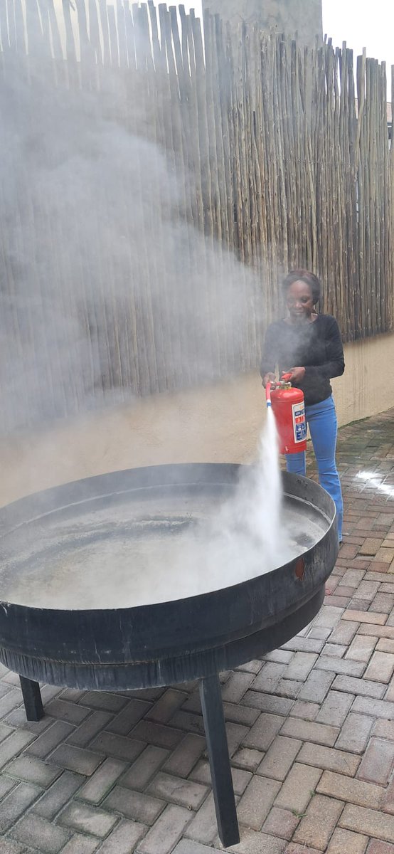 0861EMCARE's tweet image. 🔥 Basic Fire Fighting Training Completed

Basic Fire Fighting training was recently completed at our EMCARE Nelspruit branch.
WhatsApp:
 wa.me/27861362273

#FireSafety #BasicFireFighting #EMCARE #OHS