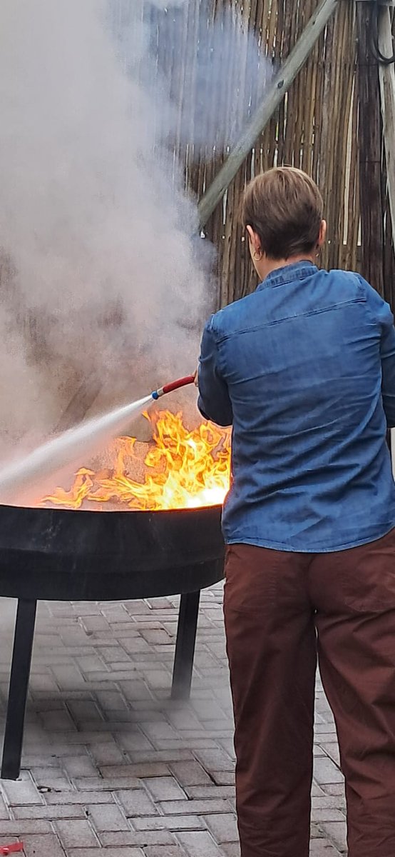 0861EMCARE's tweet image. 🔥 Basic Fire Fighting Training Completed

Basic Fire Fighting training was recently completed at our EMCARE Nelspruit branch.
WhatsApp:
 wa.me/27861362273

#FireSafety #BasicFireFighting #EMCARE #OHS