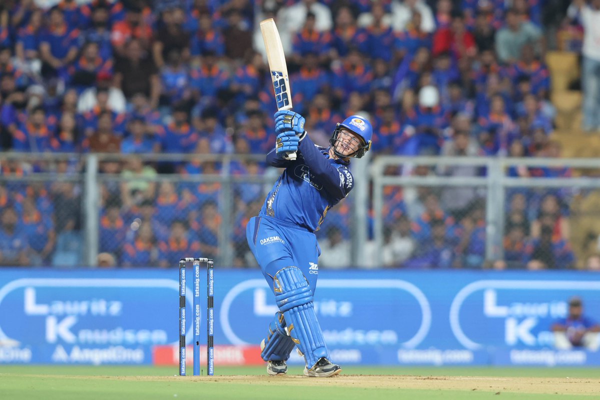 IPL's tweet image. Up and Running in Wankhede 👊

#MI's new opening duo showing intent 💪

Updates ▶️ bit.ly/TATAIPL-2026-41

#TATAIPL | #KhelBindaas | #MIvSRH
