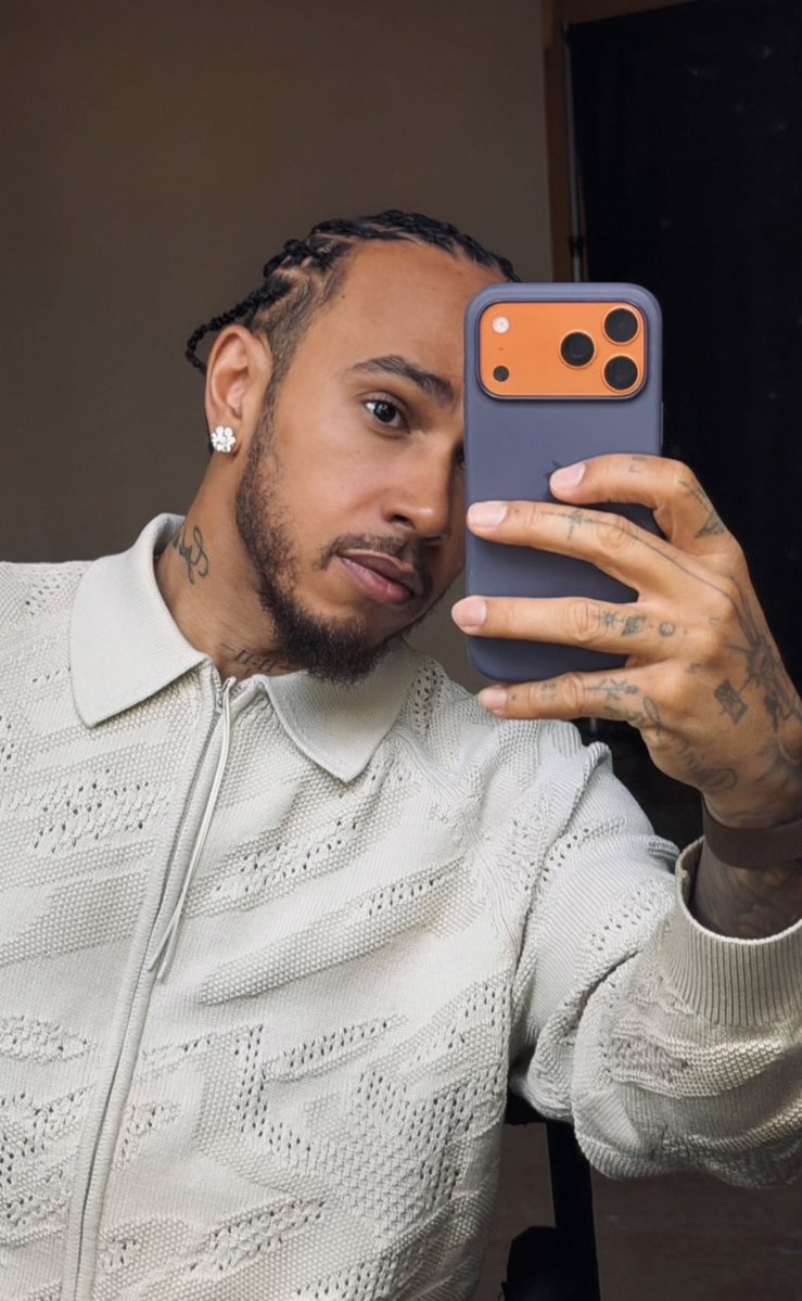 sin ⁴⁴ tweet media