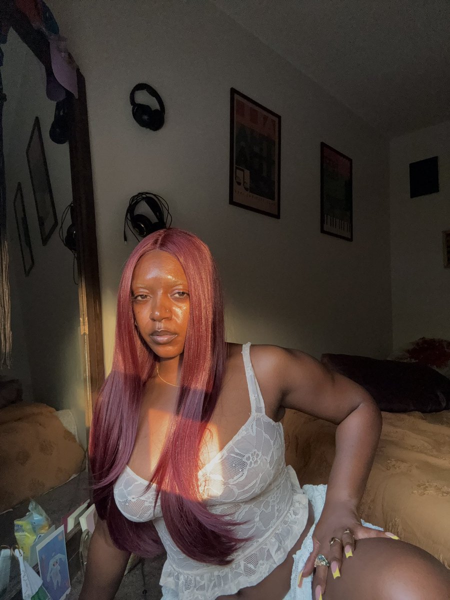 𝐴𝑅𝑇𝑃𝐻𝑂𝑁𝐾 tweet media