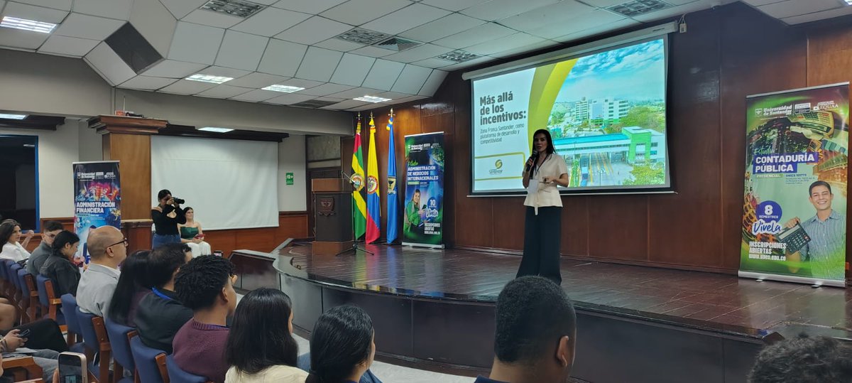 ZFSantander's tweet photo. En el Foro Económico y Empresarial de Santander @udes_oficial, nuestra Gte. @serranoandre  presentó 'Más Allá de los Incentivos: ZFSantander como plataforma de desarrollo y competitividad', una invitación a sumar capacidades y construir región con visión compartida💼🌎. https://t.co/iIOg5epDbP