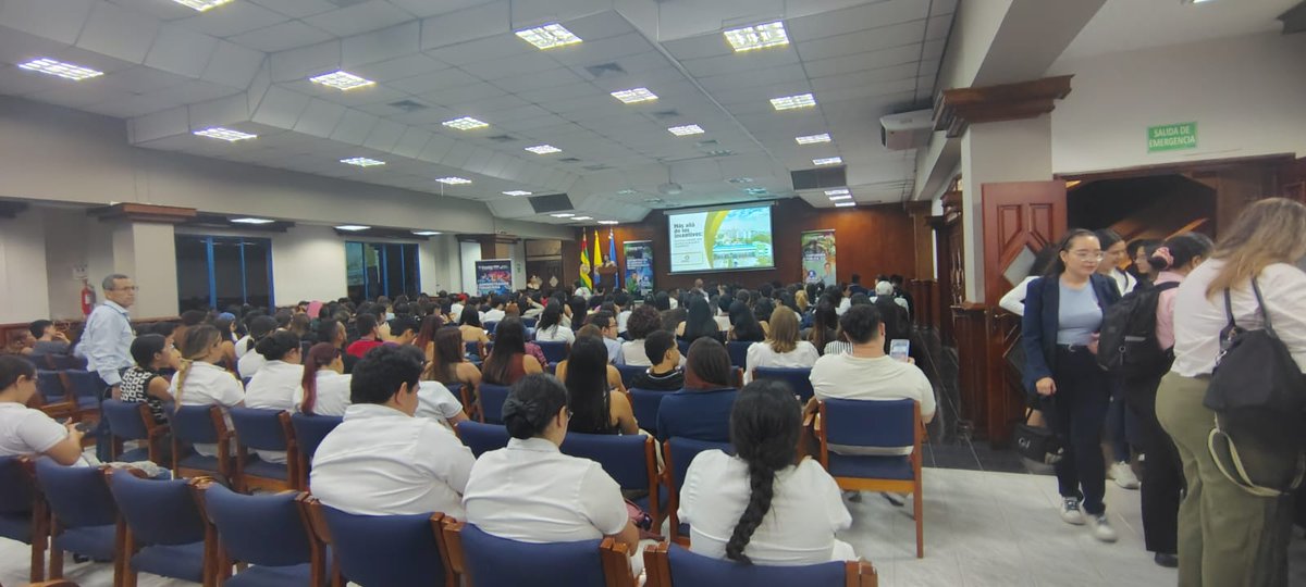 ZFSantander's tweet photo. En el Foro Económico y Empresarial de Santander @udes_oficial, nuestra Gte. @serranoandre  presentó 'Más Allá de los Incentivos: ZFSantander como plataforma de desarrollo y competitividad', una invitación a sumar capacidades y construir región con visión compartida💼🌎. https://t.co/iIOg5epDbP