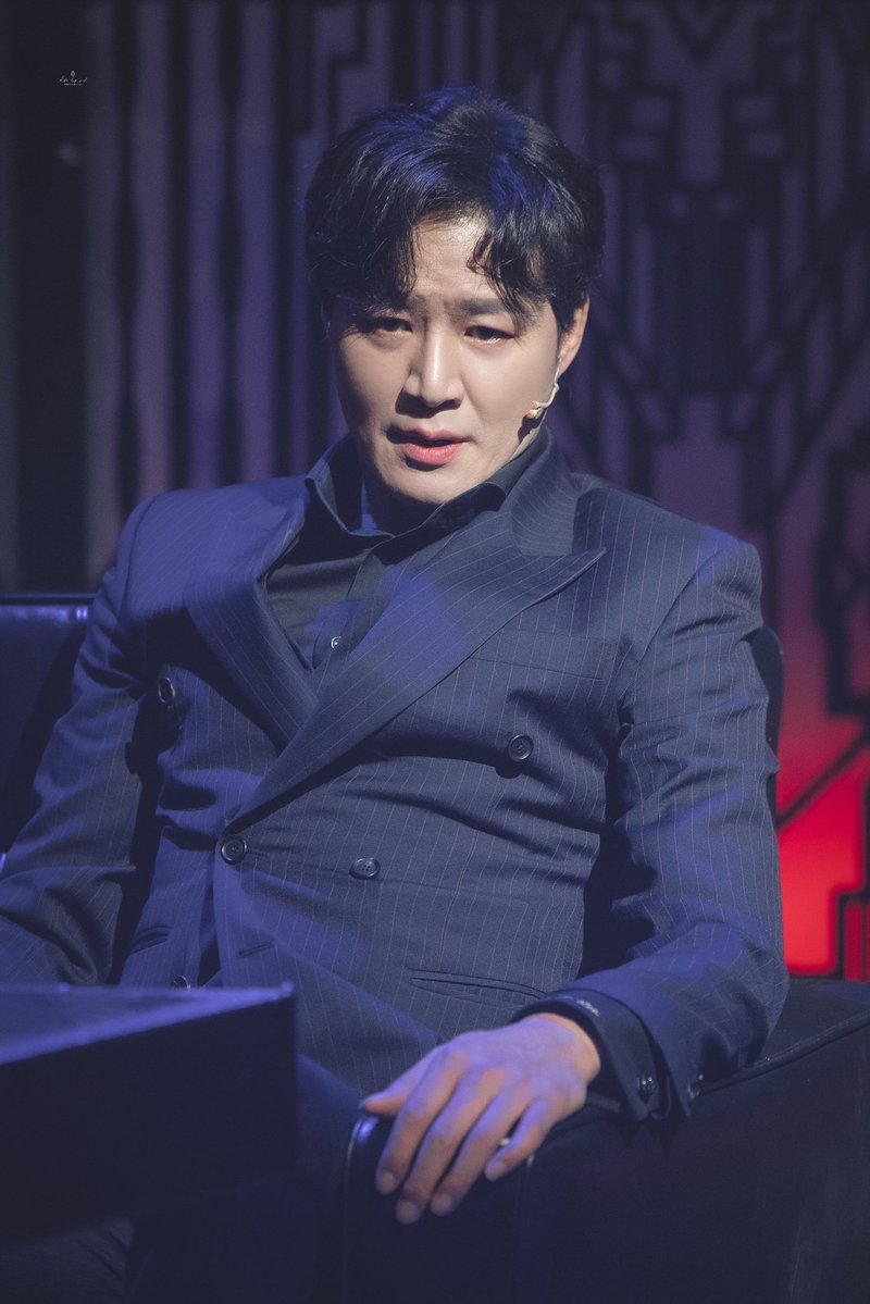 별처럼 높게 빛나는 사람 tweet media