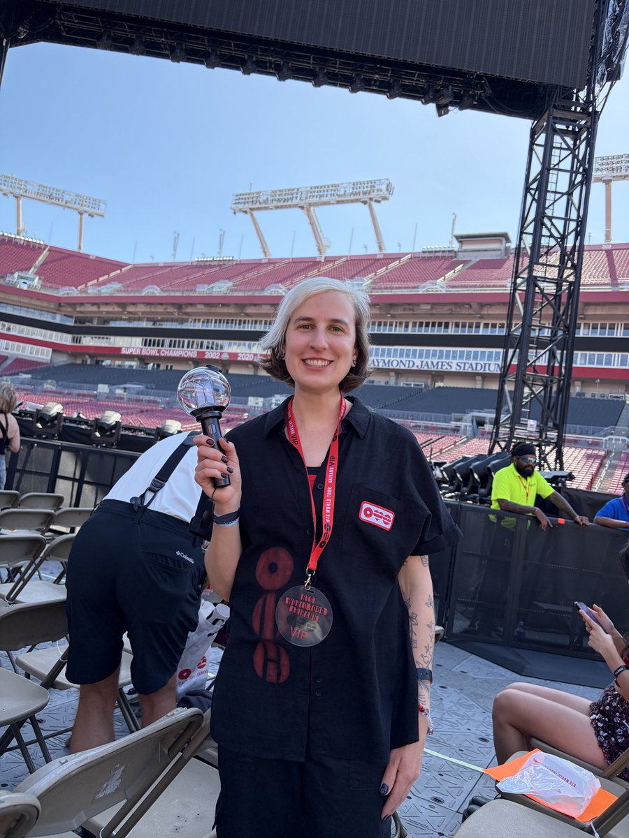 meggeu⁷ tweet media