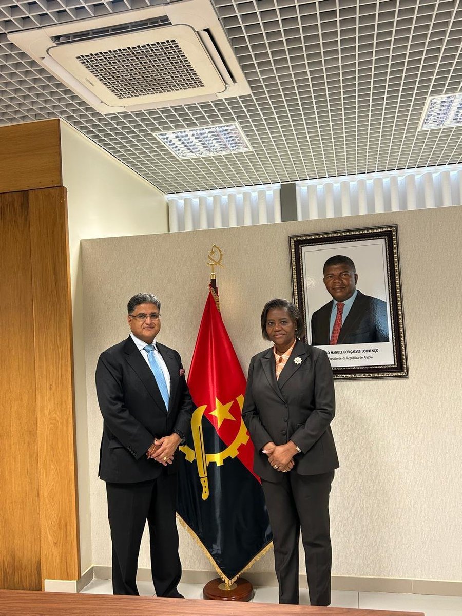 ukinangola's tweet photo. Ambassador Bharat Joshi met with the Minister of Family Affairs, Ana Paula do Sacramento Neto, to discuss areas of common interest, with particular emphasis on the protection of the family, women, and children. 🇬🇧🤝🇦🇴 https://t.co/2ZeMatije0