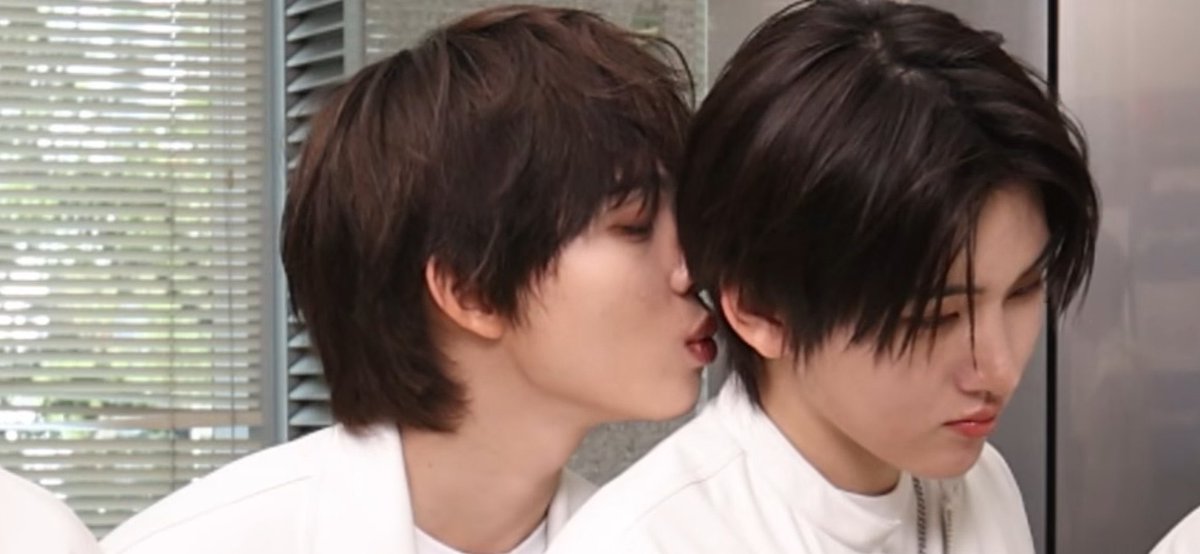 (null).com tweet media