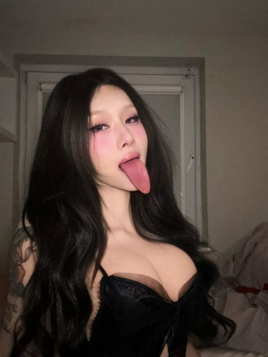 Hana tweet media