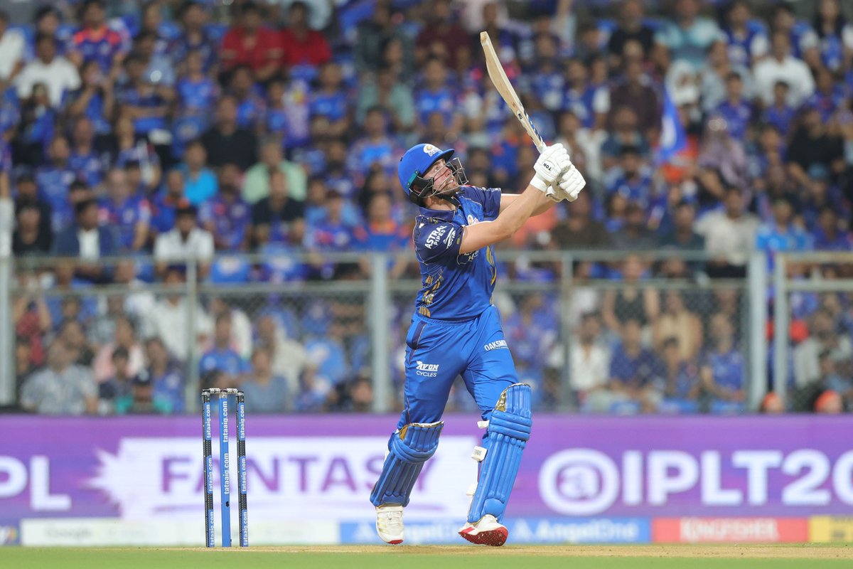 IPL's tweet image. Up and Running in Wankhede 👊

#MI's new opening duo showing intent 💪

Updates ▶️ bit.ly/TATAIPL-2026-41

#TATAIPL | #KhelBindaas | #MIvSRH