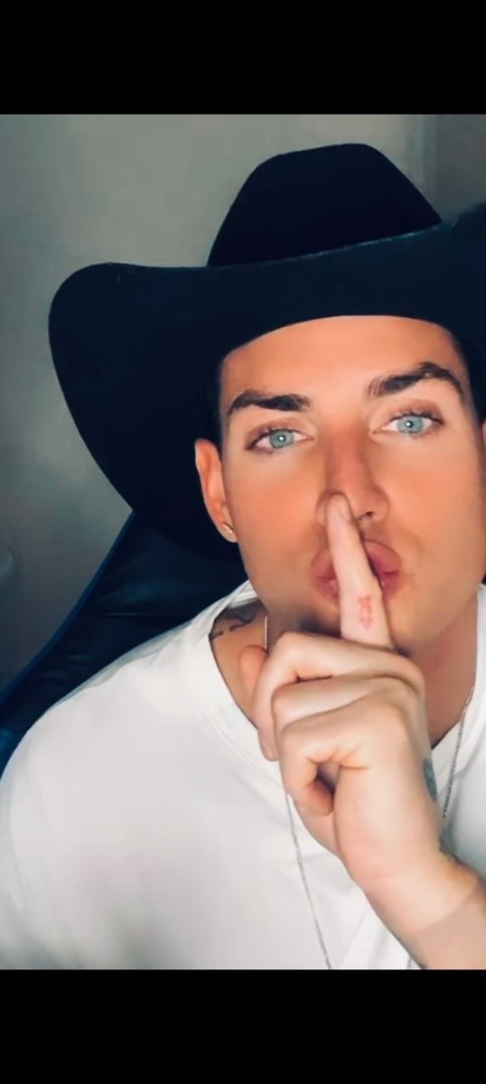 YolandaPer44569's tweet photo. AHORA RESULTA QUE RESPETAR A UNA MUJER, CUIDARLA Y NO EXPONERLA AL HATE,TRATARLA LINDO,SER ROMÁNTICO, TIERNO Y CABALLEROSO ESO YA TE HACE "GAY" QUE NUNCA LES HAYA TOCADO EN SU VIDA UN HOMBRE ASÍ NO SIGNIFICA QUE NO EXISTEN..ÉL NO LES VA A CUMPLIR SUS FANTASÍAS #LaMansionVip https://t.co/pxDYIVuhem