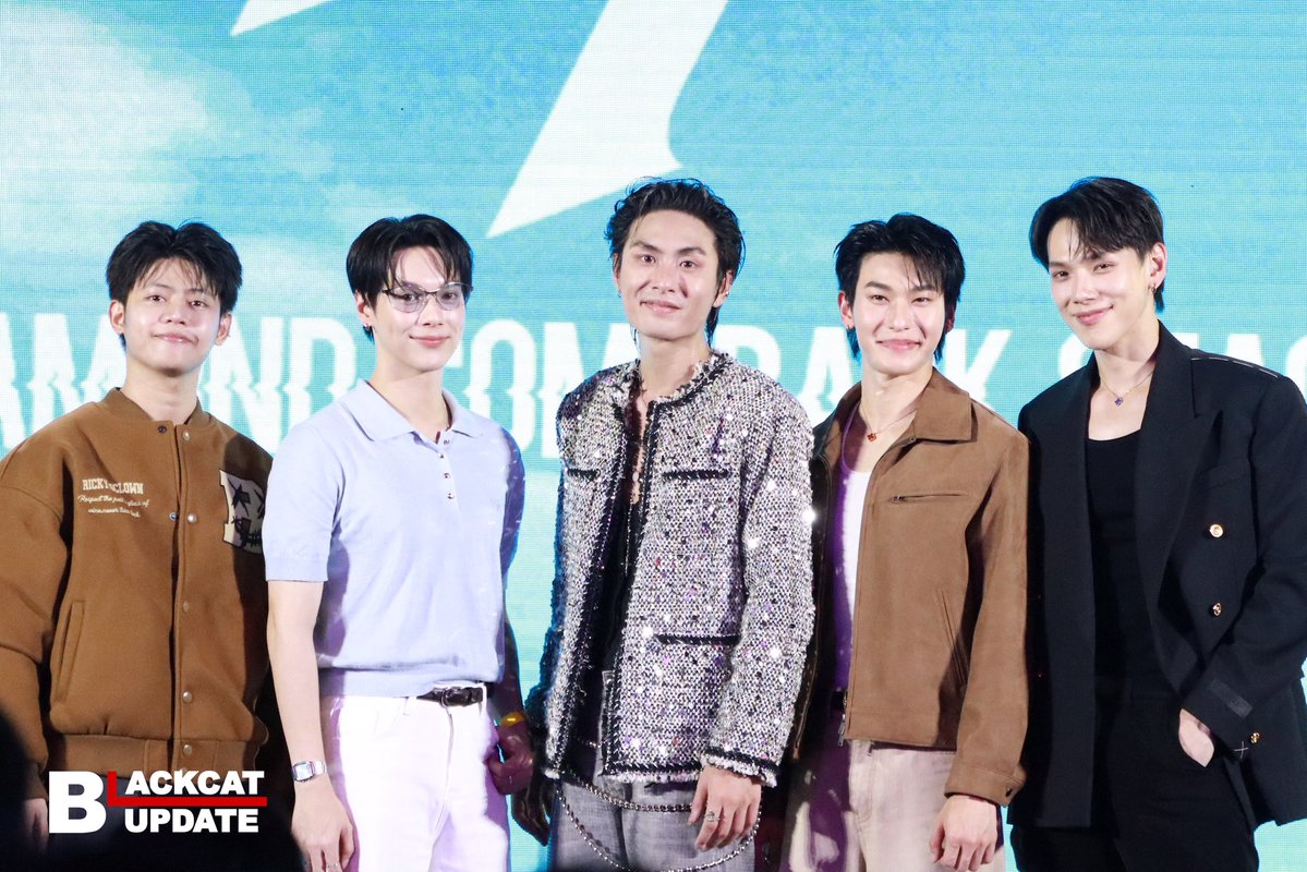 กำลังใจจากพี่ ๆ #LAZ1 ส่งตรงให้กับน้องเล็ก “ไดมอนด์ ณรกร” เปิดตัวซิงเกิลใหม่ "UP" 

📌งาน Diamond Comeback Stage 

DIAMOND COMEBACK STAGE
#Diamondnrk_UP #Diamondnrk_ 
#DIAMONDNRK_comebackstage 
#ต้าห์อู๋ #offroadKTP 
#geler_k #PentorJrp