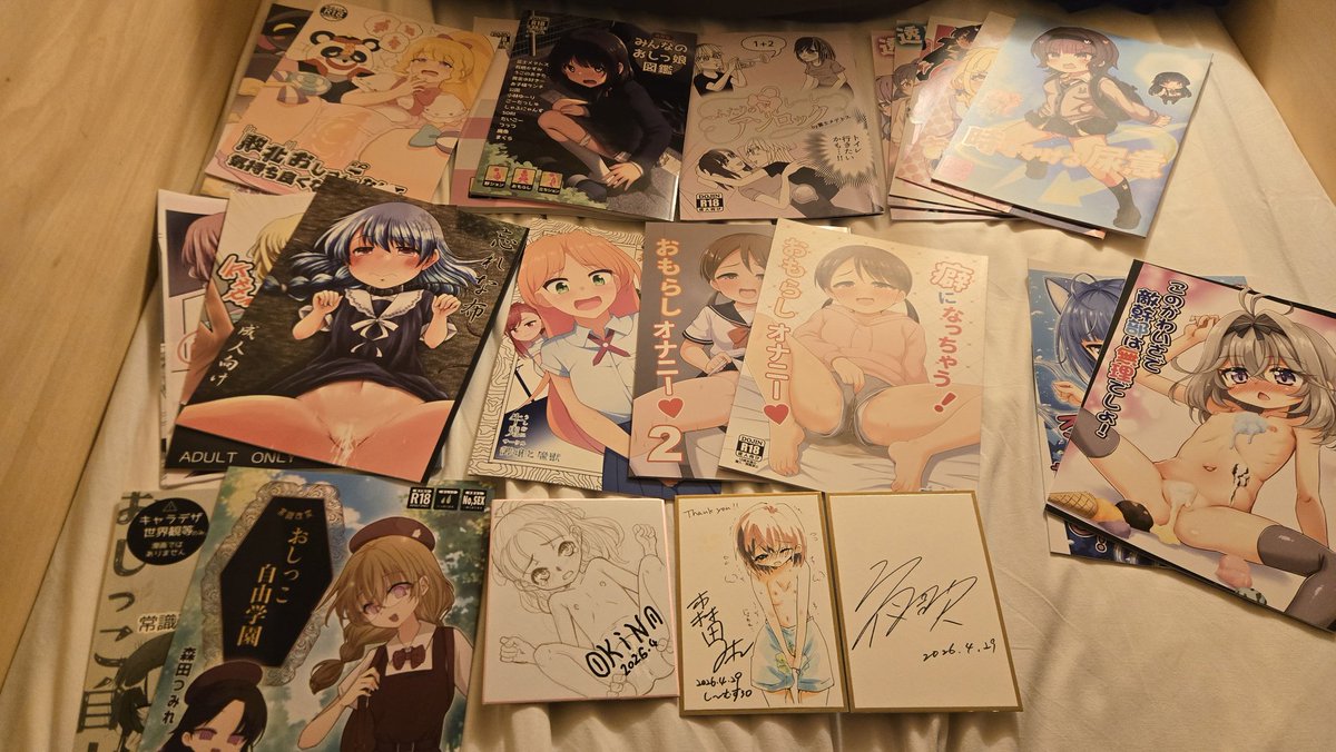 KO172723's tweet photo. 翻訳ソフトを使っています

今回、台湾から日本に来て「し～むす」とCOMIC1☆28に参加できました。し～むすに参加するのはずっと夢だったので、今回実現できてとても嬉しかったです。COMIC1☆28に行ったのも、大好きな緋乃ひの先生とokina先生が参加されていたからです。 https://t.co/a6LezeTWx8