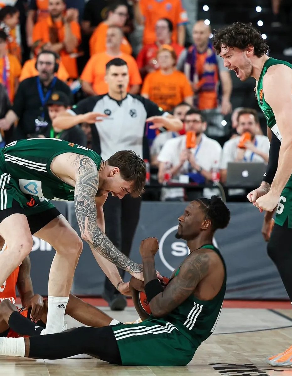 Μια εικόνα χίλιες λέξεις.
#paobc☘️