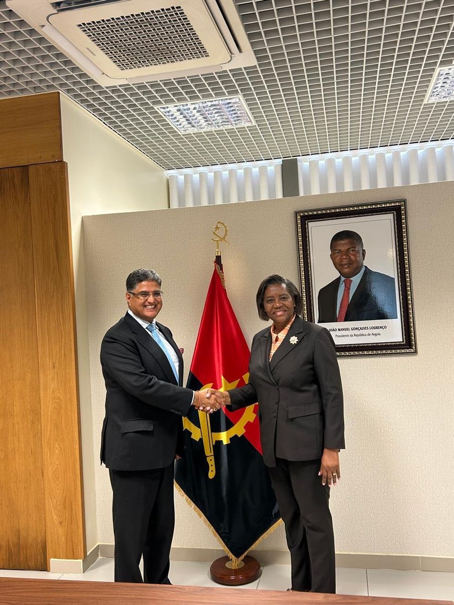 ukinangola's tweet photo. Ambassador Bharat Joshi met with the Minister of Family Affairs, Ana Paula do Sacramento Neto, to discuss areas of common interest, with particular emphasis on the protection of the family, women, and children. 🇬🇧🤝🇦🇴 https://t.co/2ZeMatije0
