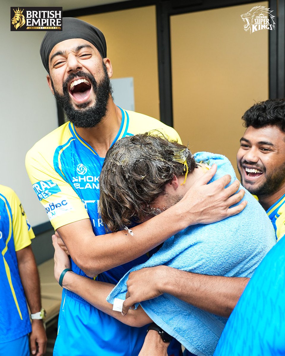 What’s a birthday without cake on your face! 😂🎂

#WhistlePodu #CraftedforCelebrations