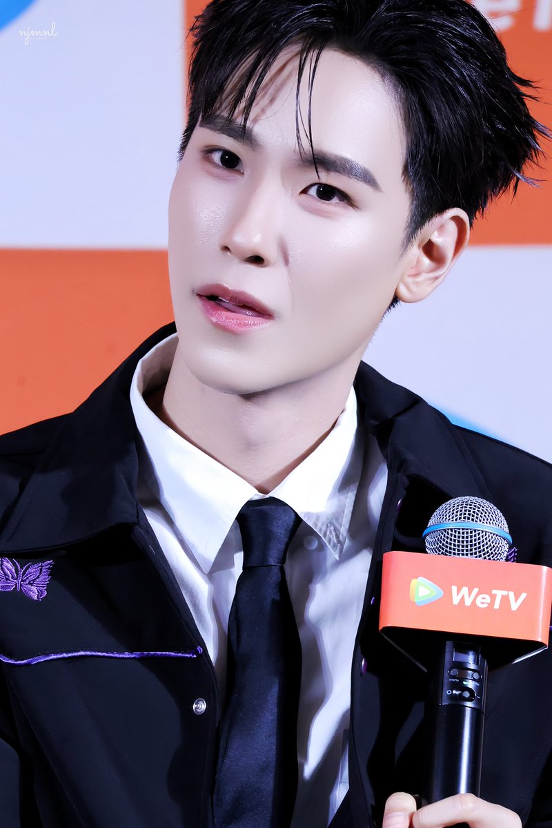 thursfeb's tweet image. หล่อแบบไม่มีอยู่จริง หล่อเป็นแก้วเป็นแสง หล่อเหมือนลอยได้ 😎😎😎

MRS X WETV LIVE 

#WeTVxMyRomanceScammerLIVE
. ˚◞♡ ⃗  #junniorrs ⋅♡𓂃 @jnnrrs ^ྀི૮ • ﻌ - ა