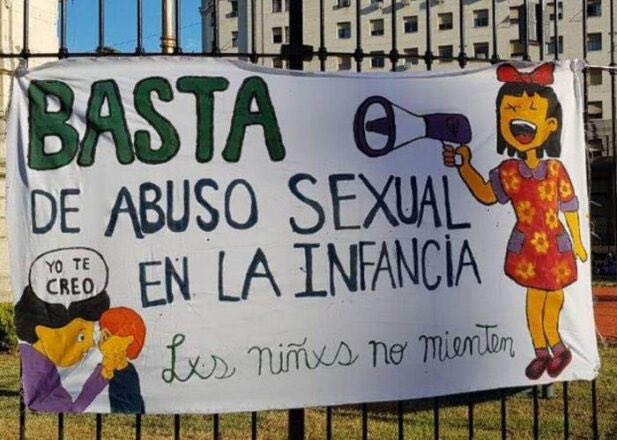 🔴 DENUNCIAS POR ABUSO INFANTIL EN UN COLEGIO DE CÓRDOBA: MESES SIN AVANCES EN LA JUSTICIA

• Tres familias denunciaron presuntos hechos contra niños de entre 4 y 5 años en una institución privada de la ciudad. A más de seis meses de las primeras presentaciones, advierten falta