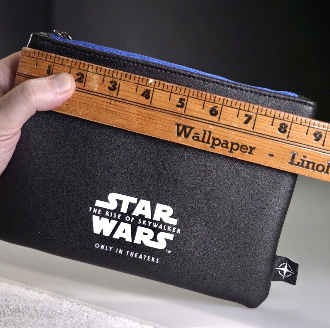 remoteyardsale's tweet image. buff.ly/EQ93y4g // Not everything needs to be brand new // Star Wars Promo Tote – Rise of Skywalker | United Theaters-Only Black Bag New // Used // #collectibles #ebayfinds #reseller #ebayseller #collectibles via @eBay