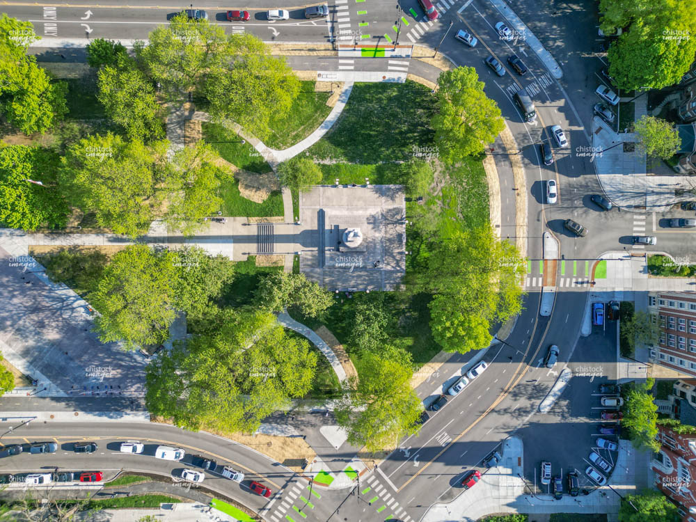 ChiStockImages's tweet photo. Logan Square Centennial Monument and New Pedestrian Plaza with Updated Traffic Flow. https://t.co/pVl1BzltRW