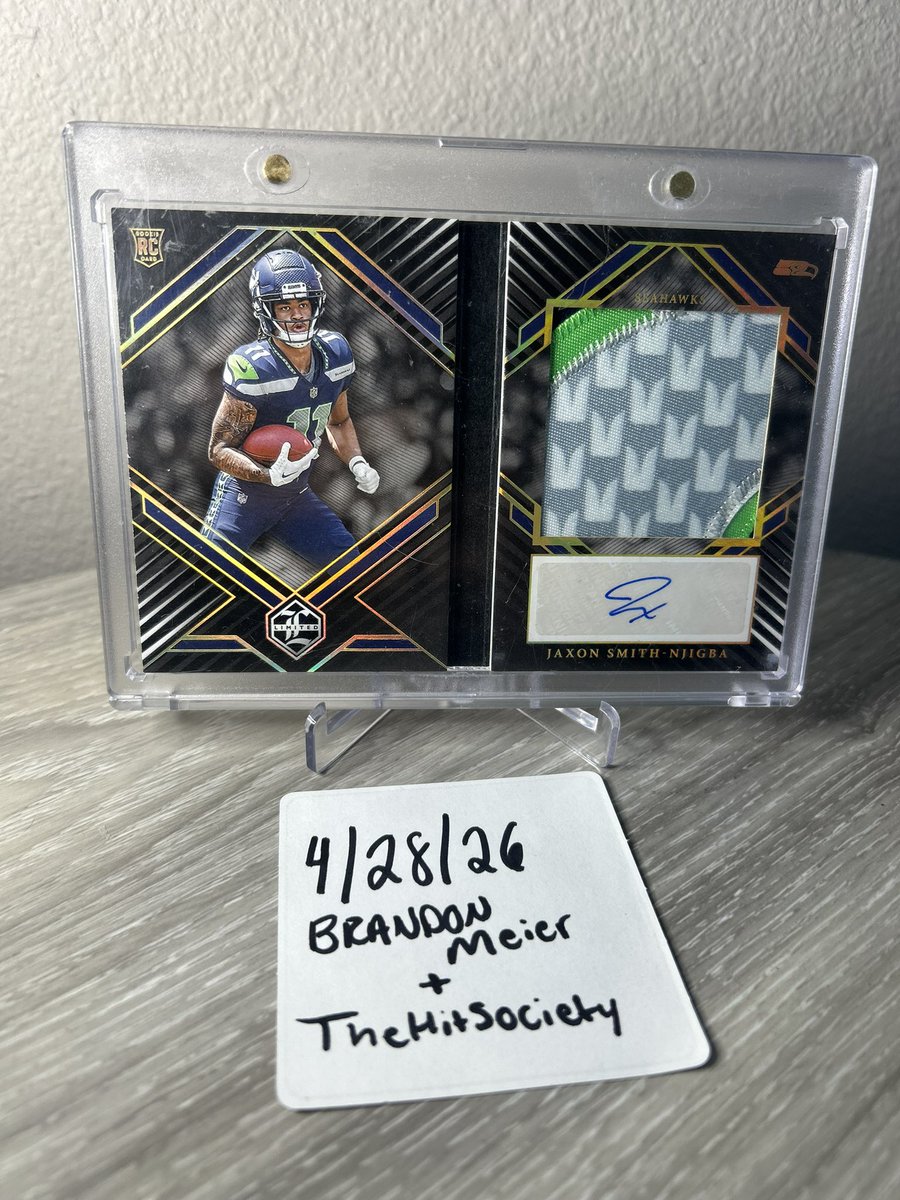 TheHitSociety_'s tweet photo. Currently have an offer of $130 on this #JSN 
Anybody interested in topping that before I settle? https://t.co/yUPqqgGHfr