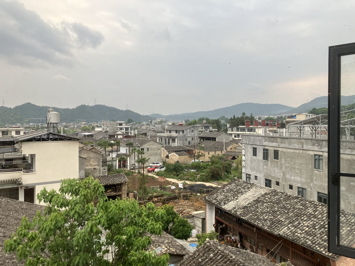 anltouk's tweet photo. 这地方像世外桃源一样，街景民居像是中原但显然更古朴原生态 https://t.co/f3p16kiGjb