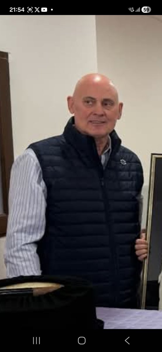 Tamboradahellin's tweet photo. Nueva Junta Regidora de las "Turbas de Cuenca". Desde nuestra Asoc deseamos al nuevo Secretario-Presidente Jesús Aguilar Alonso y su equipo,el mayor de los éxitos, poniéndonos a su disposición. Agradecemos a Antonio Garrote su colaboración con nuestra Asoc y la de Hellín-Moncada. https://t.co/K8UA0lJps1