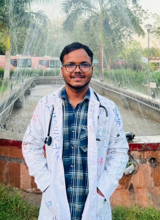 DrNaveenKumawat's tweet image. Officially a Doctor today. 🩺✨  
Grateful for the journey, the struggles, and everyone who supported me along the way. This is just the beginning.

#Doctor #MBBS #Grateful #NewBeginnings