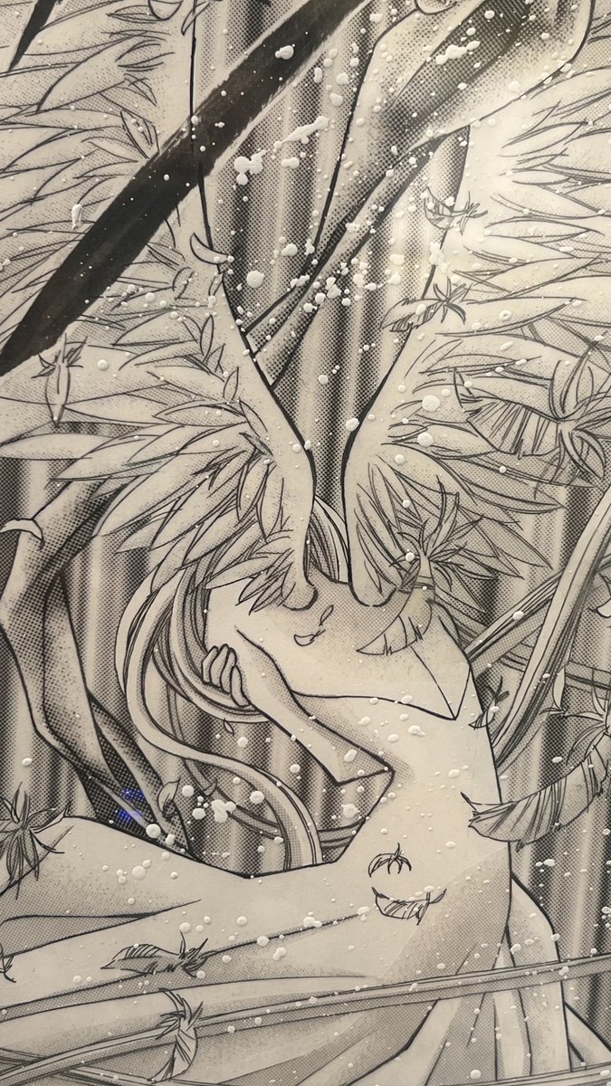 種村有菜展本当によかったよ🥲
原画展はめちゃくちゃアップを撮影して繊細さに驚愕していた🌹🪽
美しいホワイト、ガラス細工の様な髪のトーンワーク、どうやって貼ってるかわからないいずみくんの服、
羽うますぎる。