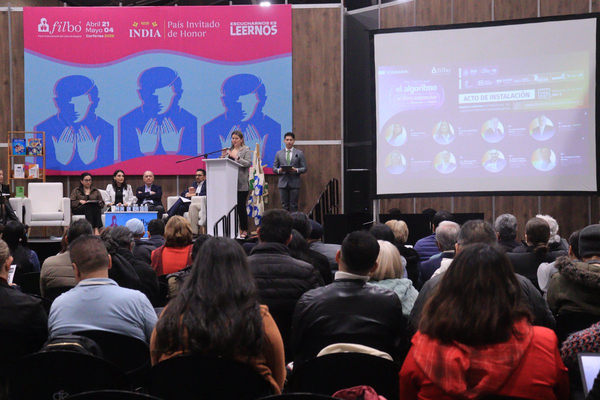 Derechodeautor's tweet photo. #AEstaHora | Panel de apertura con María Cárdenas @Derechodeautor, Emiro Aristizábal @CamLibro, María Díaz @wipo, Andrea Chacón @INCI_colombia, Nancy Patiño @MinInterior, Margarita Barona @Cerlalc y Geovani Melendres @insorcolombia. https://t.co/H37DXKIV7s
