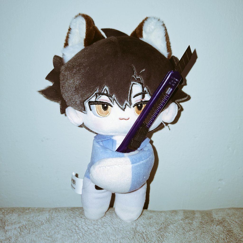 shinjuumania's tweet image. #luguang and #chenxiaoshi (#linkclick ) holding my penknife #shtwt