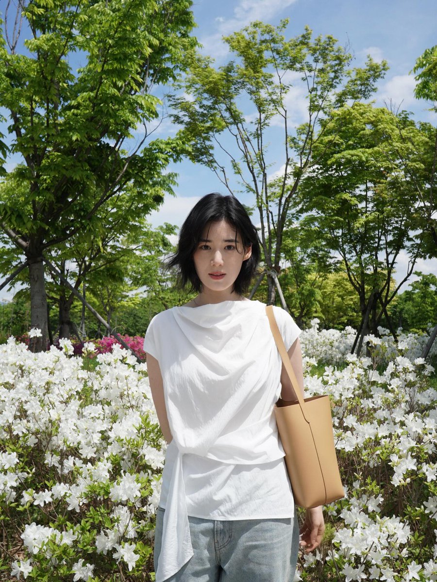 꽃 속에서 태어난 꽃 의인화같음 아름다우세요