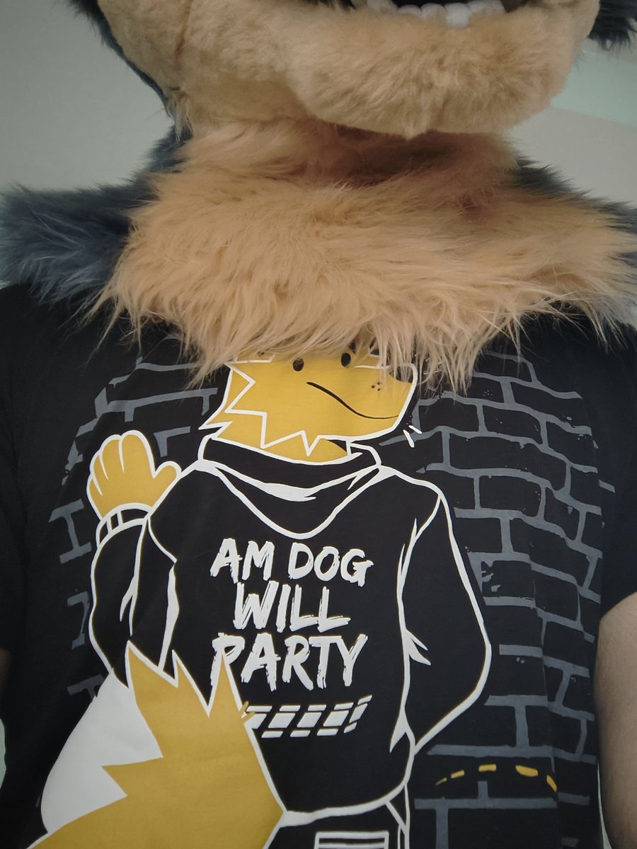 Da_Goshi_'s tweet photo. Am wolf will party @NomadComplex #legoshi #furry https://t.co/0cK3jBmJs9