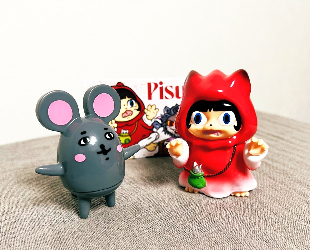 干支のネズミとピスコちゃん。
サイズ的に同じくらい。
両方可愛い✨