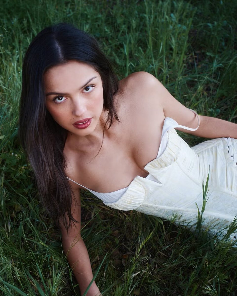 icons in pop tweet media