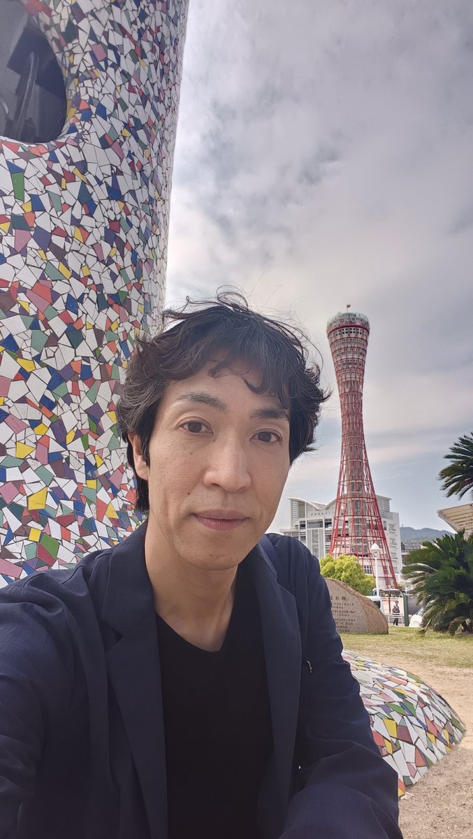 kojis31's tweet photo. 神戸へ���ってきました⚓️
しっかり降り立ったのは18年近くぶりかも🕐️

山と海が近いというところが、神戸のよいところです✨️
今回は海方面へ🌊

基本インドア派ですが、たまには海の空気を感じたくなることもあるのです😆 https://t.co/OLmsX7pud5