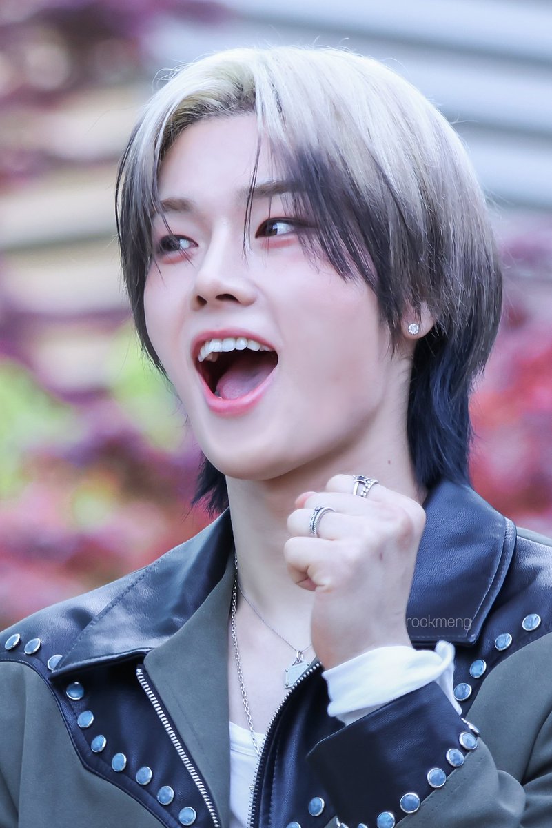 rockmeng2's tweet photo. 260429 쇼챔 미팬
힘내시뎡!

#정수 #Jungsu #XdinaryHeroes #엑스디너리히어로즈 #엑디즈 https://t.co/K70W23hKEu