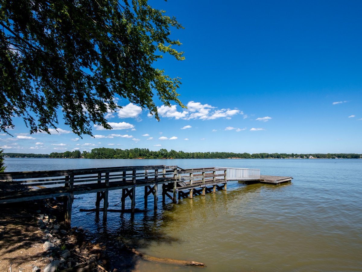 YourRowan's tweet photo. Lake days are back… and just getting better! 🌞

High Rock Lake isn’t just a pretty view — it’s the second-largest lake in North Carolina and a go-to spot for some of the best fishing in the state. 🎣

#YourRowan #HighRockLake #RowanCountyNC #LakeDays #LakeLife https://t.co/wE2QD18Tc2