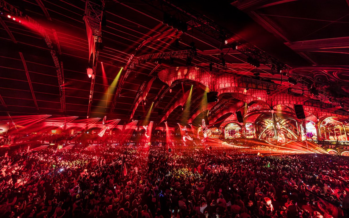 Tomorrowland Winter tweet media