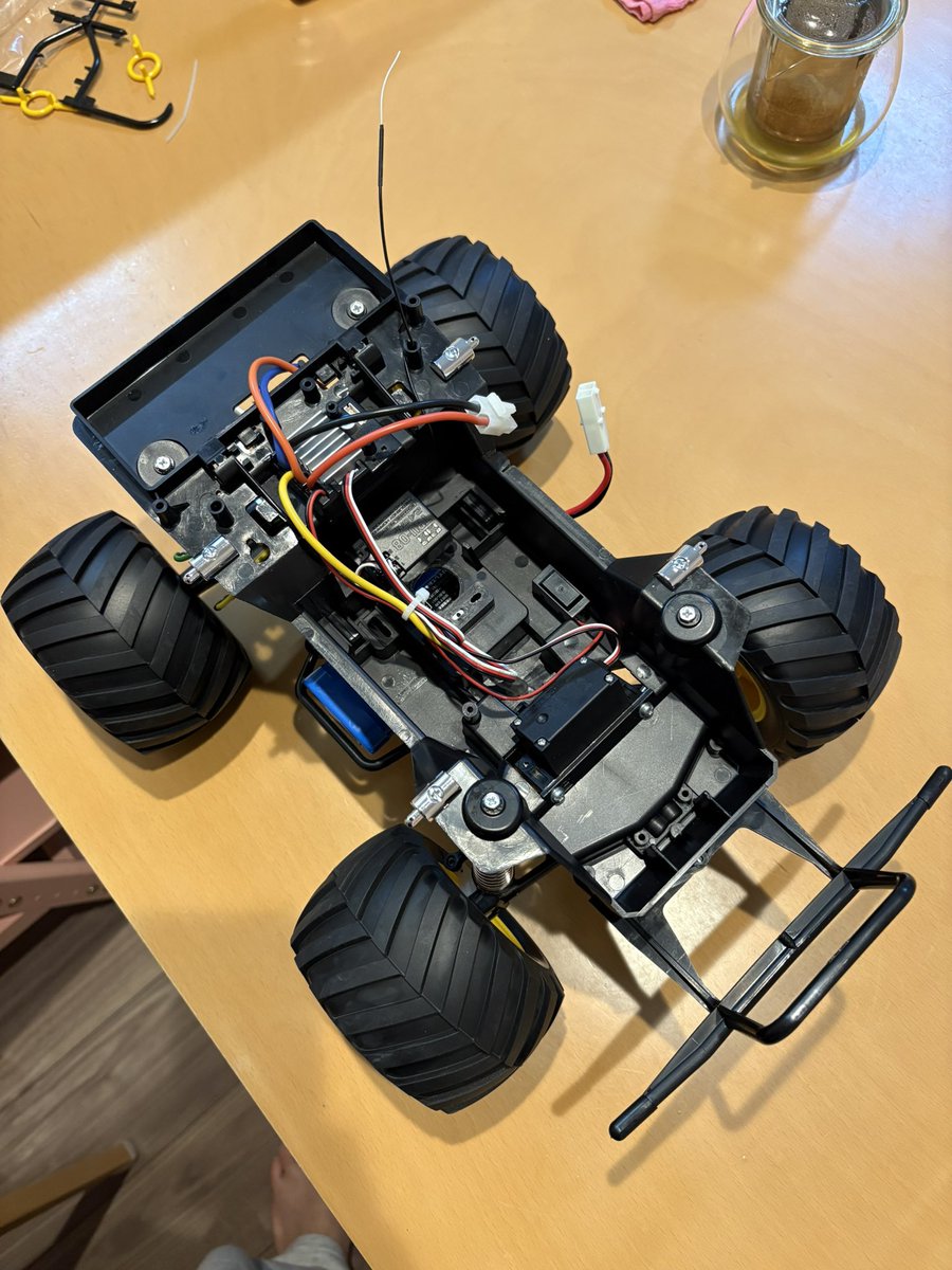 Asami06mini4's tweet photo. ここまでできた。あとはボディ塗るだけ。
ミニ四駆と違って力いる所が多かった💦 https://t.co/6gdxWk6SuZ