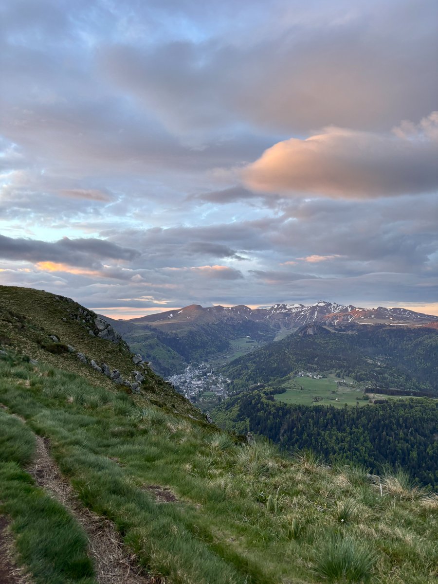 Massif du Sancy tweet media